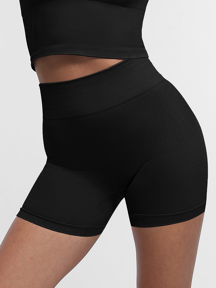https://cdn.shopify.com/s/files/1/0493/3874/4983/files/activewear-1156031912.jpg?v=1744757368