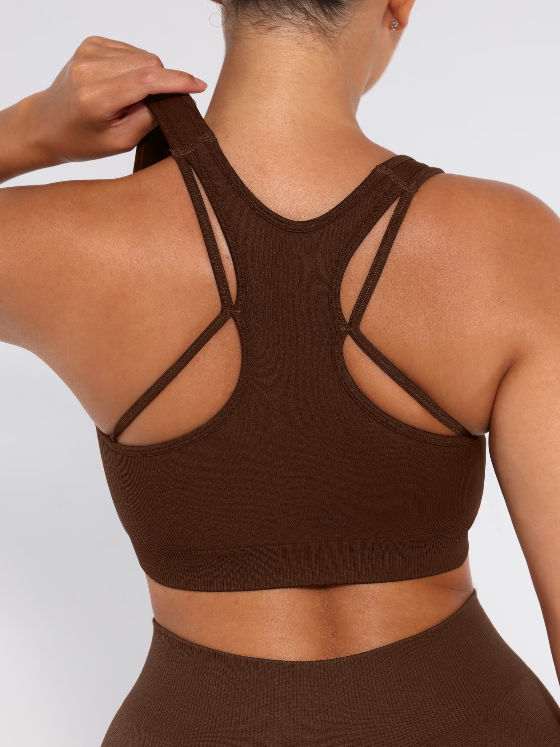 https://cdn.shopify.com/s/files/1/0493/3874/4983/files/activewear-43373040074976.jpg?v=1734700851