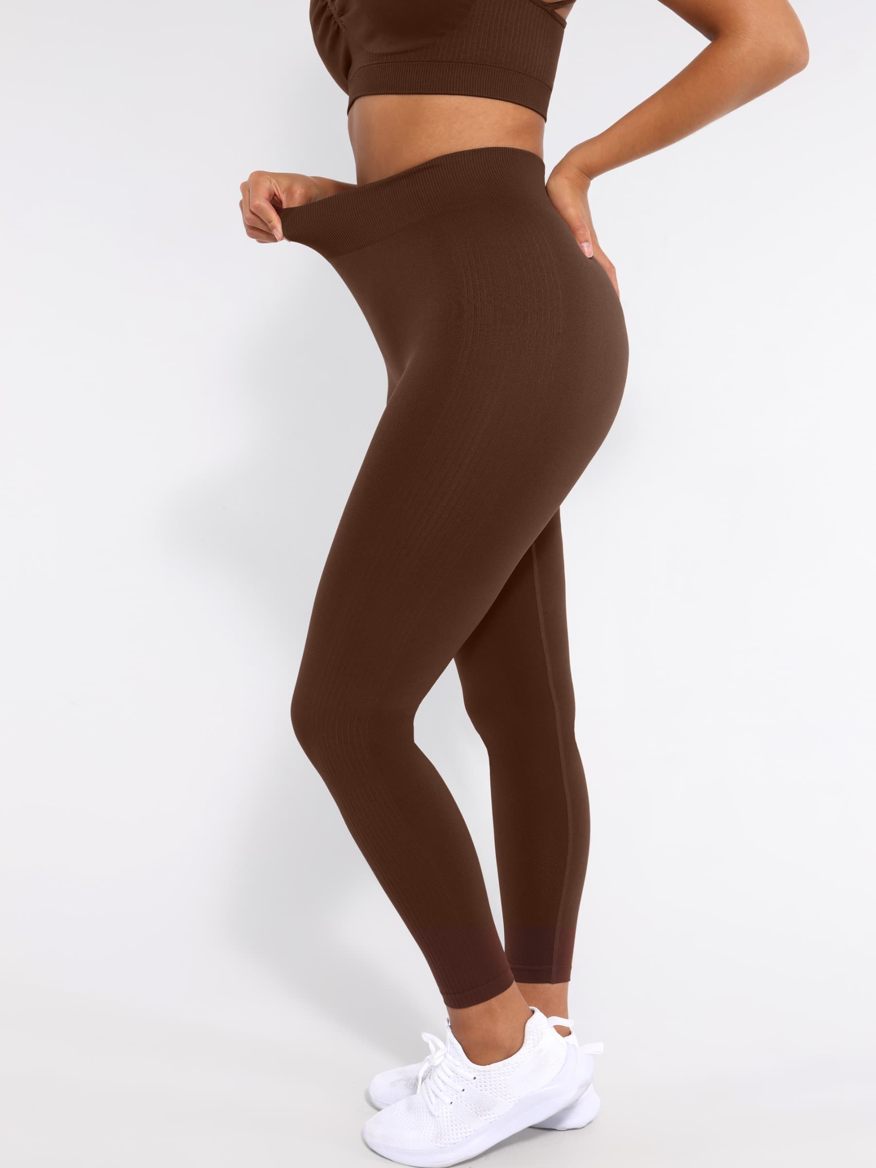 https://cdn.shopify.com/s/files/1/0493/3874/4983/files/activewear-43373357793504.jpg?v=1734700956