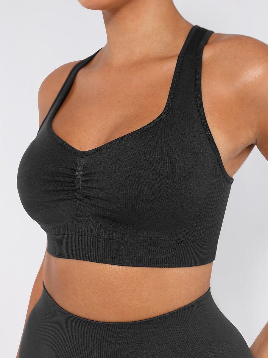 https://cdn.shopify.com/s/files/1/0493/3874/4983/files/activewear-43467489706208.jpg?v=1734700851